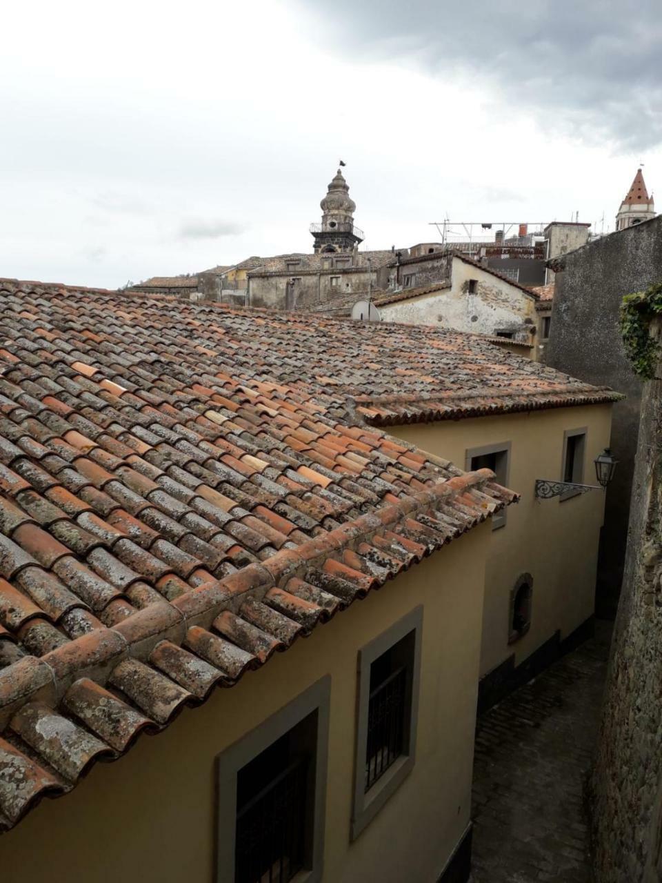 B&B Le Vie Del Borgo Castiglione De Sicilia Exterior photo